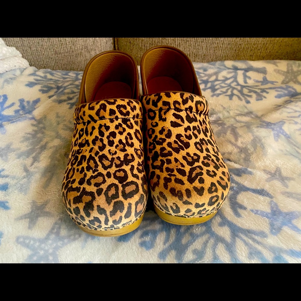 Dansko professional leopard clogs